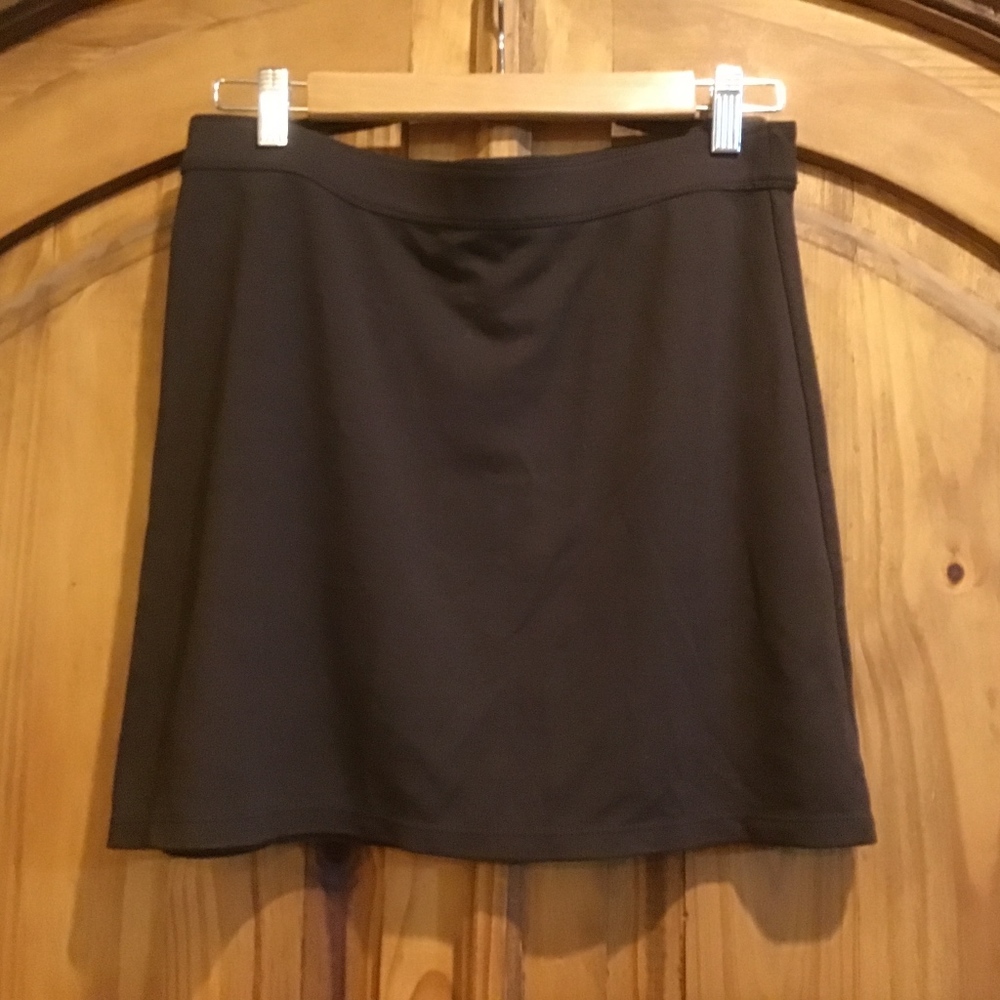 Brown short skirt